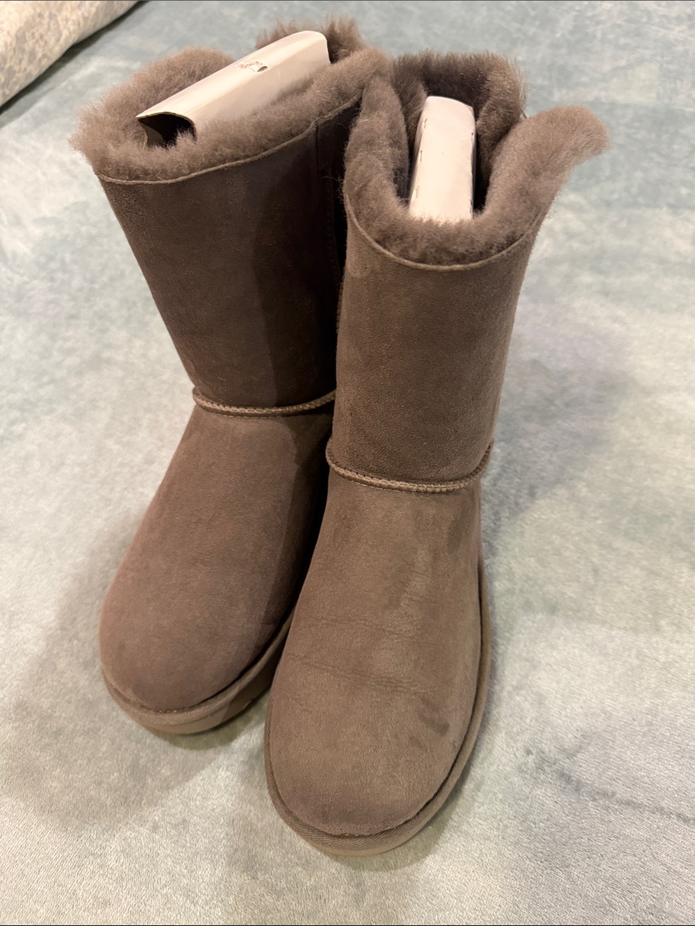 UGG Women's Bailey Bow ll Shearling Lined Grey Boot, size11/ 42 NIB